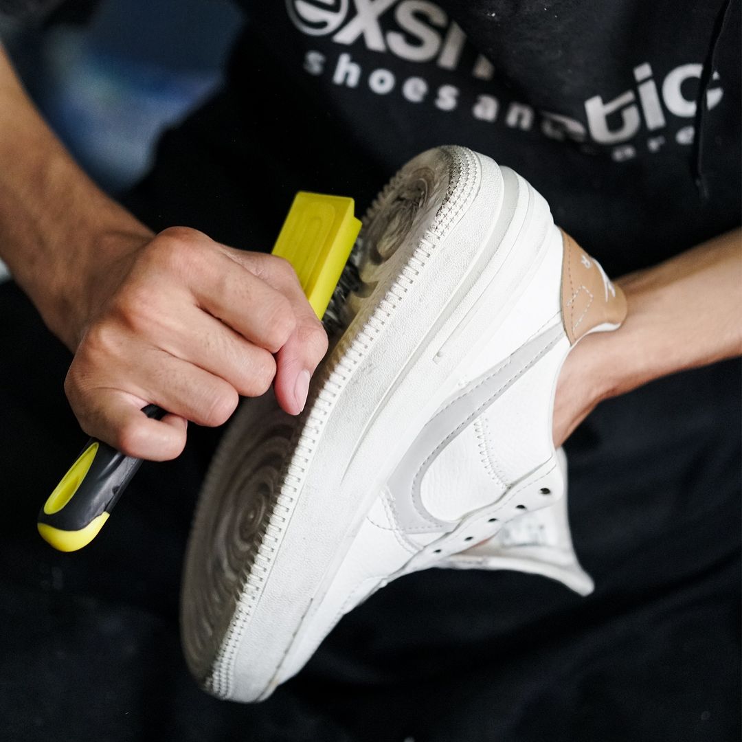 Unyellowing Service